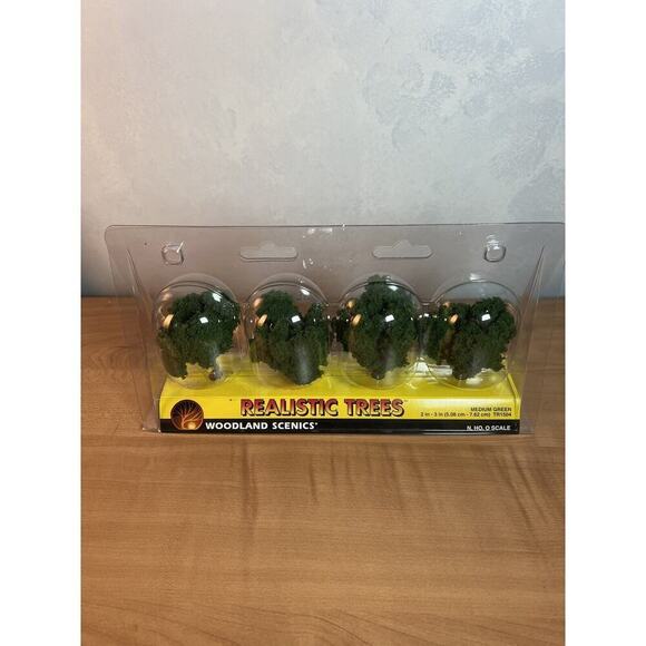 Woodland Scenics Medium Green Realistic Trees - Picture 2 of 7